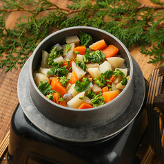 地鶏と五目野菜の釜飯