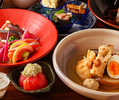 初めてご来店の際のお客様に是非食べていただきたい逸品とおすすめセットになります!