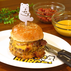ビールで蒸した100%牛肉パティバーガーの写真
