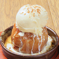 料理メニュー写真&nbsp;まるごと焼きりんご バニラアイスをのせて
