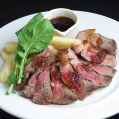 ビーフステーキ 自家製オニオンソース　BEEF STEAK WITH ONION SAUCE