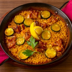 チキンと季節野菜のミックスパエリア