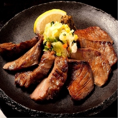 熟成大とろ牛たんの炭炙り