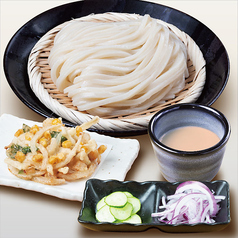 特製ごまだれうどんと小柱ととうもろこしのかき揚げ