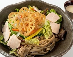 塩麹蒸し鶏と蓮根麺のサラダ