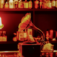 本物のアンティーク空間で嗜むシーシャ