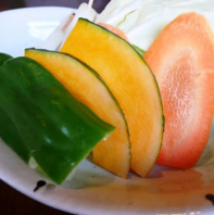 地元食材と炭火、二種の特製ダレ