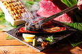 料理メニュー写真&nbsp;贅沢生ウニのせ本マグロ断面刺し豪快直炭火炙りレアステーキ