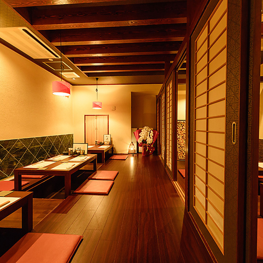 貸切は20～56名様にて承ります。ゆったりくつろぎの掘りごたつ空間です。