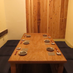 ゆったりとした個室かつ掘り炬燵でKuriyaのごはんをお楽しみください