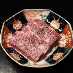サシのバランスが良いお肉や赤身の美味しいお肉を厳選！
