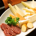 料理メニュー写真 チーズ＆サラミ