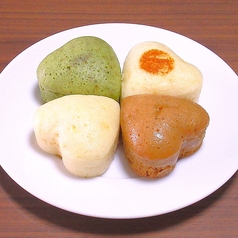 パスタメニューには、 「自家製パン(1つ)」付