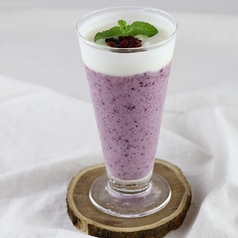 ベリーとバナナのむらさきスムージー