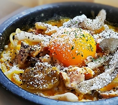 トリュフ香る石焼きカルボナーラ
