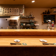 カウンター席（８席）