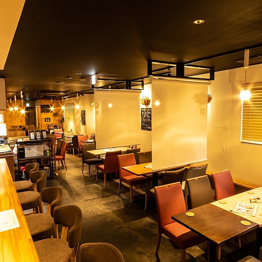 一面見渡せる店内は結婚式2次会やアットホームなPartyに最適★