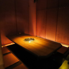 半個室の6名様掛けの席を完備。掘りごたつなので足を伸ばしてゆっくりと、宴会をお楽しみいただけます。