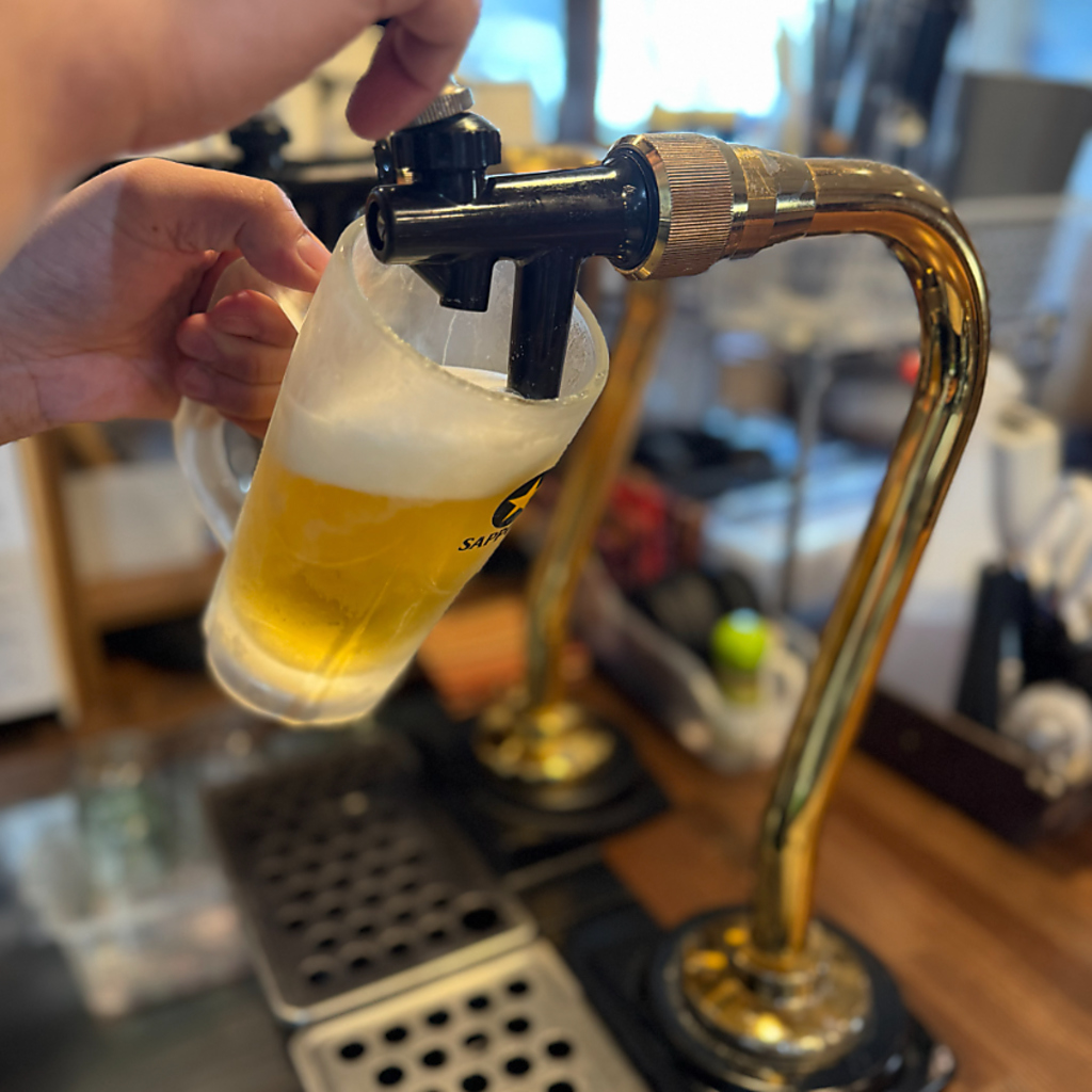 生ビールがリーズナブルに飲める！『サッポロ黒ラベル(生中)』 385円(税込423円)◎