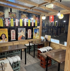開放的なテラスで焼き鳥・串カツとビールを楽しもう！友達や家族とワイワイ、デートでも◎屋外で気軽に過ごせる、大衆居酒屋スタイルの新しい楽しみ方です