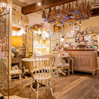 内装にもこだわったお洒落空間で至福のティータイムを◎