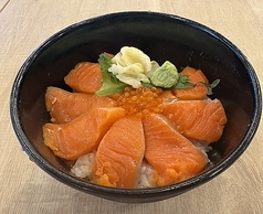 サーモンといくらの親子丼