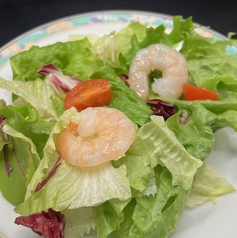 土日もOKランチ限定　エビサラダ350yen（385yen）