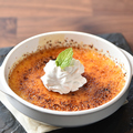 料理メニュー写真 炙りクレームブリュレ