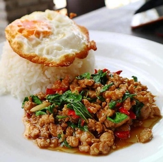タイ料理の定番！【特製ガパオライス】の写真