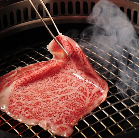 ブランド牛や旬食材を使った料理が並ぶコースがおすすめの焼肉店で記念日を祝おう