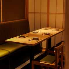 片側ソファー室のお席です。