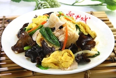 キクラゲ、豚肉と玉子の炒め/ナスと豚肉の台湾風炒め/長芋とキクラゲ塩味炒め