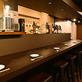 シックなカウンター作りです。大人の居酒屋デートにもぴったり。