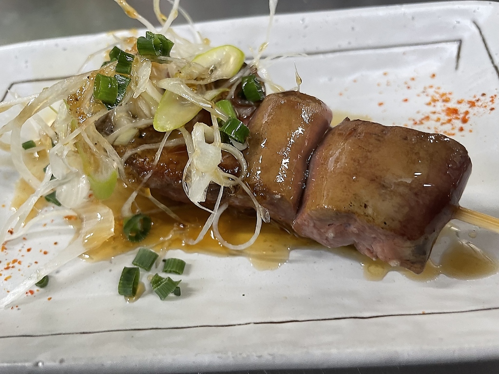 人気のレア肝は塩、タレからチョイス！