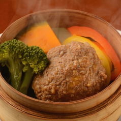 ジューシーな肉料理と海鮮×鉄板の美味しさに感動