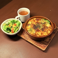 ランチ全商品サラダ、スープバー付き♪