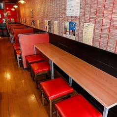 【カウンター席】サクッとランチや、会社帰りの一杯など、多彩なシーンに◎