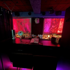 カウンター ペアシートcharge1組様 1000円※金・土・祝前は1200円　　　　　　カウンターにパーテションを設置し、個室の良さとカウンターの良さを掛け合わせたハイブリッドなお席です♪