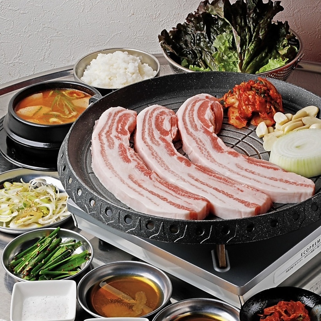 肉厚ジューシーな国産生サムギョプサル食べ放題で3750円(税込)を今だけ2750円(税込)でご提供します！