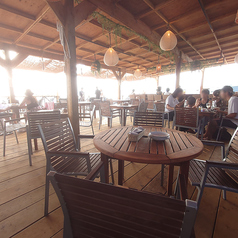 メインテーブル席では団体様のご対応も可能です