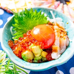 濃厚甘エビアボカドのユッケ～いくら掛け～