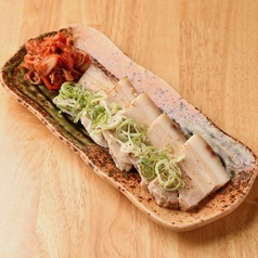 蒸し豚キムチ添え