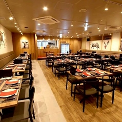 貸切利用大歓迎！着席104名様・立食80～110名様まで収容可能企業パーティーやウェディング結婚式2次会にぜひ。下見見学やお打ち合わせも承ります。お気軽にご相談ください。