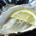 料理メニュー写真 北海道産　殻付牡蠣（生・焼）　1ヶ