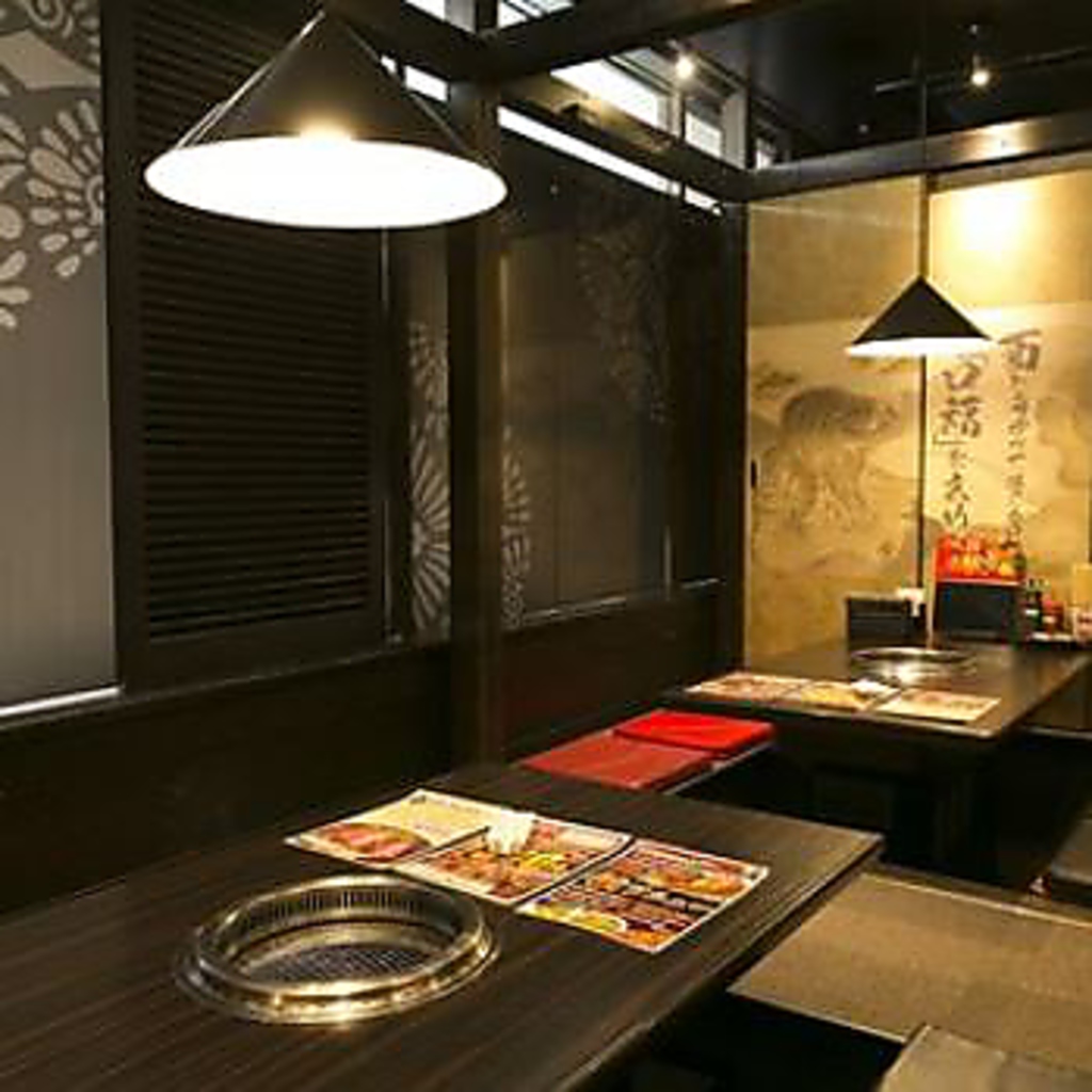 リニューアルした個室席。感染症予防対策に嬉しいお席です！無煙ロースターなので煙を気にせずOK♪