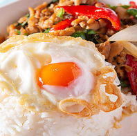 本場タイの味を堪能！炒め物からデザートまで