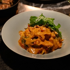 紅ずわい蟹とほうれん草のビスクソース　フェットチーネ