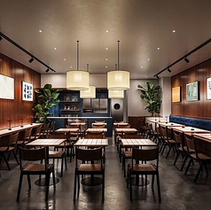 4名から12名迄のテーブル席。少人数でのご利用はモチロン、最大着席36名様までの宴会も可能です◎