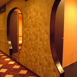 【2階　VIPフロア】人数に応じて個室をご用意いたします。宴会コースに＋2100円で飲み放題付きに。