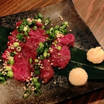 二種類の付けダレで楽しんで頂ける『熊本名物馬刺し』 低カロリー・高タンパクで女性にも人気！